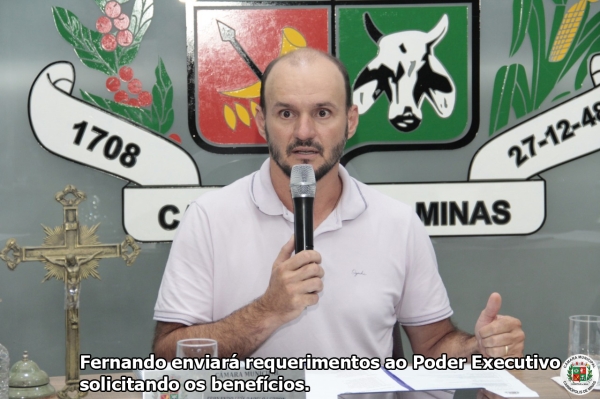 Presidente do Legislativo solicita parcelamento de taxas de alvarás e instalação de antena de celular