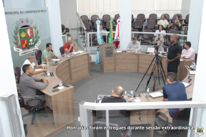 Câmara homenageia mulheres com moções de aplauso
