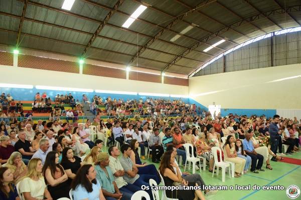 Câmara empossa prefeito, vice e vereadores