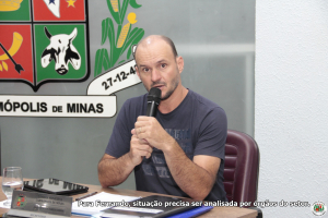 Vereador pede discussão técnica para resolver problema do ponto de ônibus na Praça dos Passos