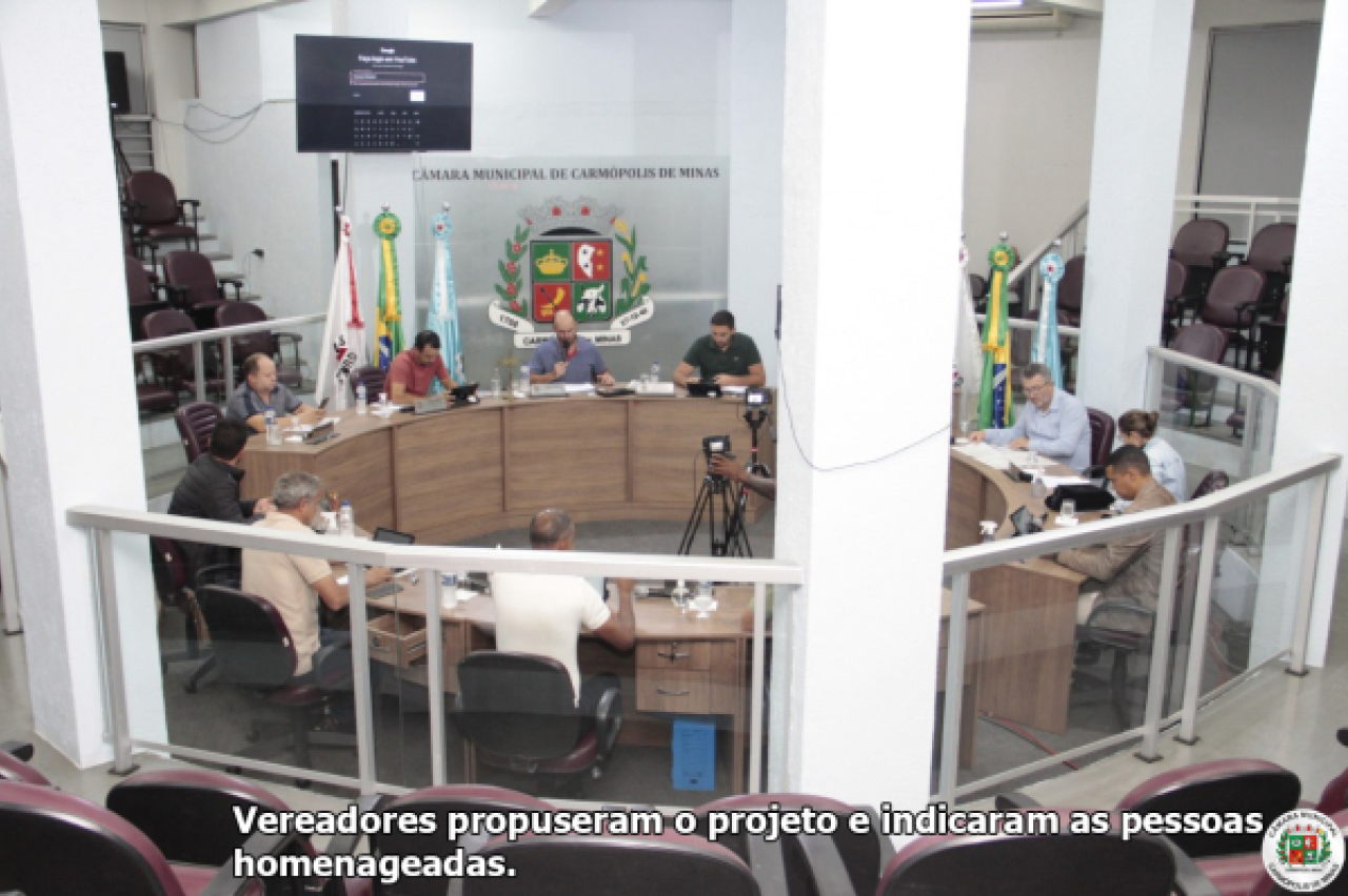 Decreto outorga títulos de cidadania honorária e honra ao mérito