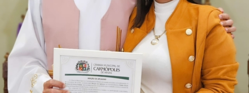 Pároco de Carmópolis recebe moção de aplauso